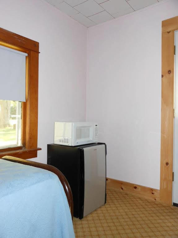 Katahdin Cabins Hotel Millinocket Kültér fotó