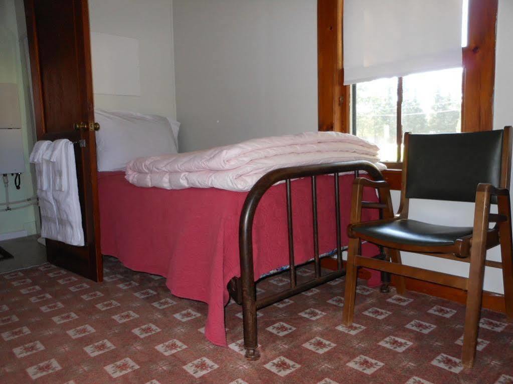 Katahdin Cabins Hotel Millinocket Kültér fotó