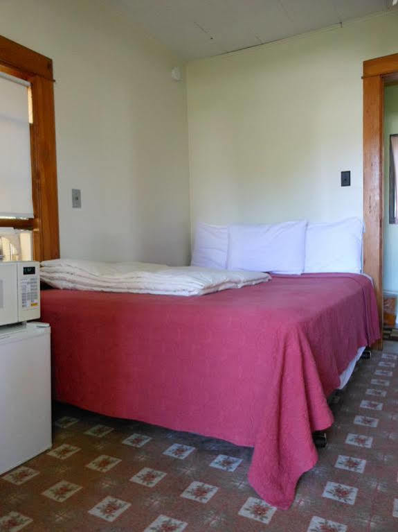 Katahdin Cabins Hotel Millinocket Kültér fotó